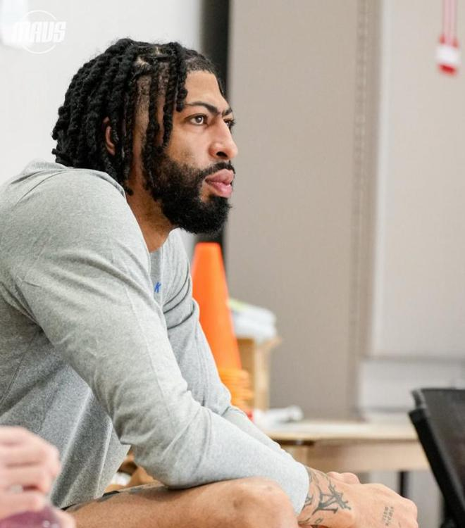 浓眉哥意外战胜塞尔维亚队,领先优势明显引爆全场!引发球迷热议-爱游戏官方网站