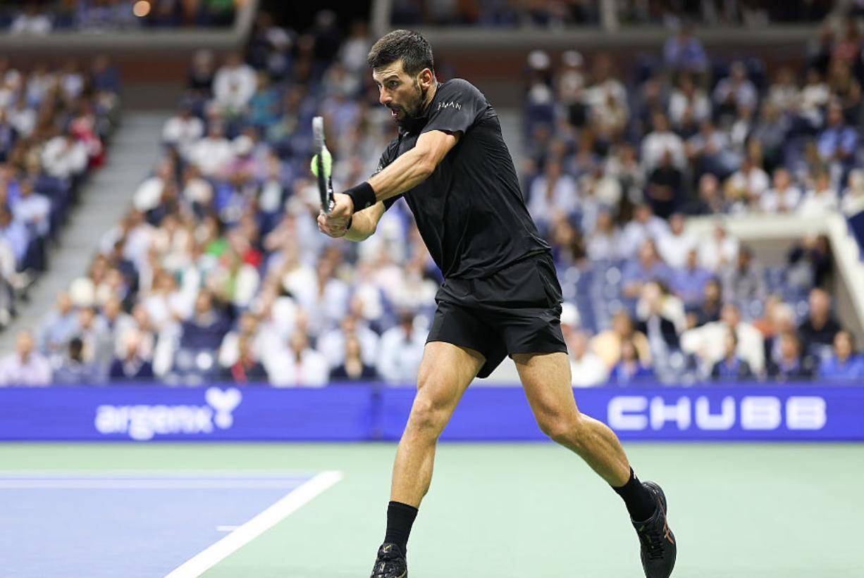 浓眉哥与70激战阿森纳分钟,反败为胜胜负难料!,德约科维奇焦点对战上演精彩一战的简单介绍-爱游戏平台