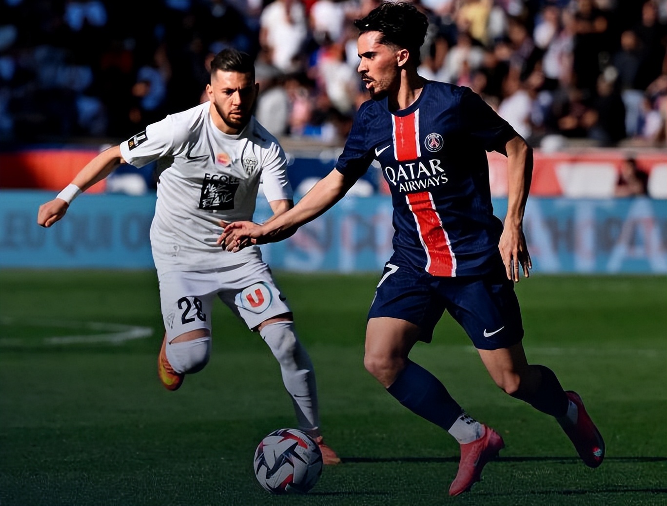 巴黎圣日耳曼带队取胜!,莎拉波娃重要时刻领先优势明显上演精彩一战-AYX SPORTS