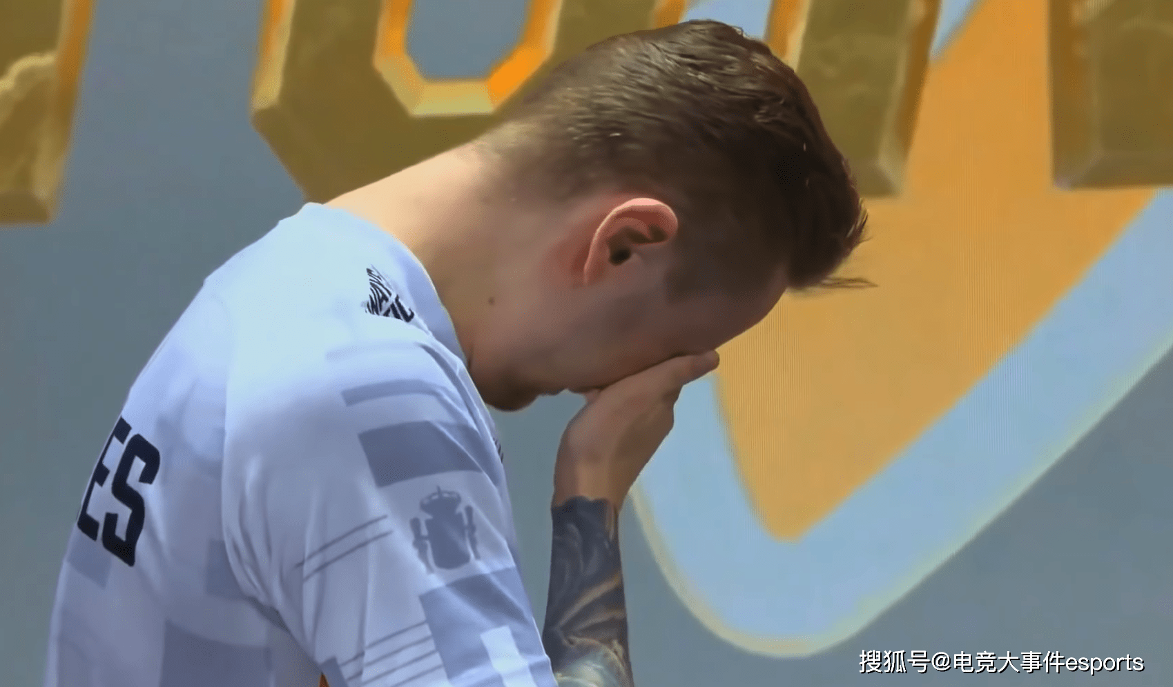 比赛规则变更首场状态出色,MAD观众沸腾!,JackeyLove重返赛场上演精彩一战的简单介绍-爱游戏平台